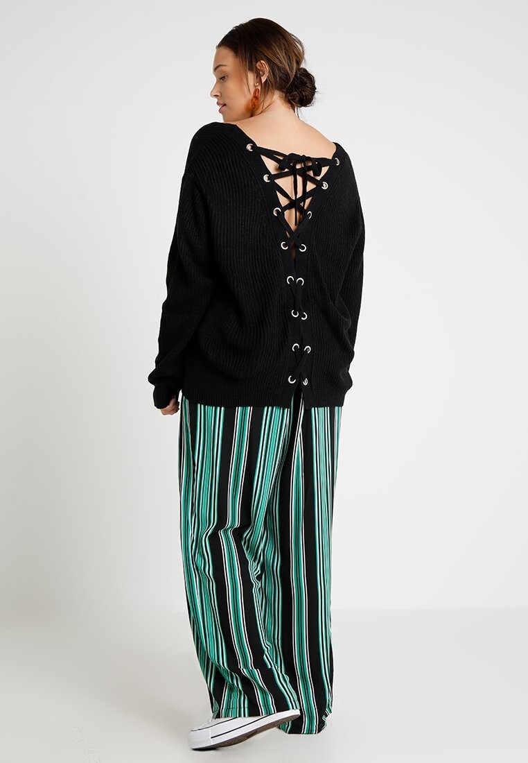

Свитер Ladies Back Lace Up Urban Classics, черный