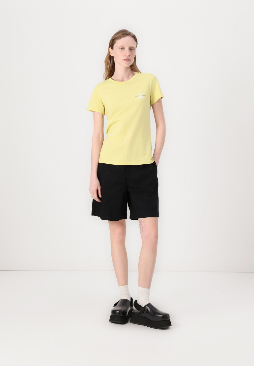 

Базовая футболка MONOLOGO SLIM TEE 2 PACK Calvin Klein Jeans, зеленый