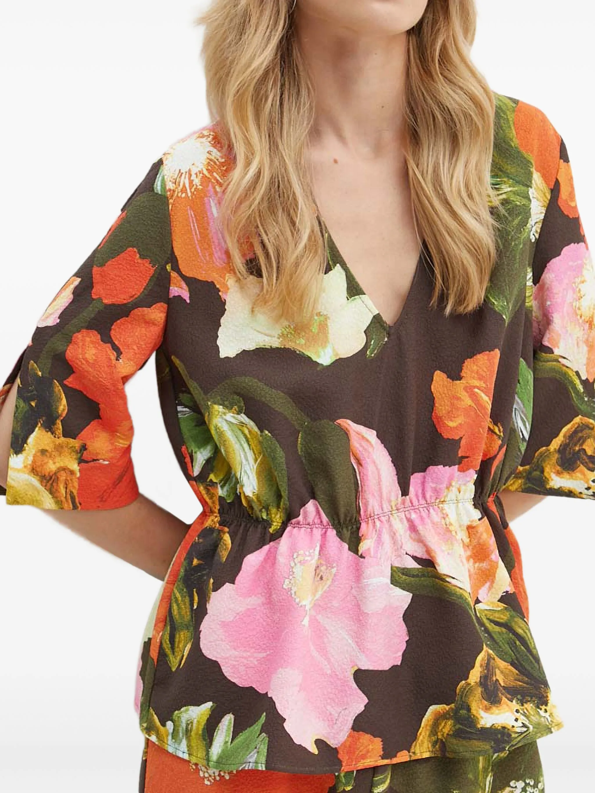 

Блузка с короткими рукавами и цветочным узором Stine Goya, коричневый