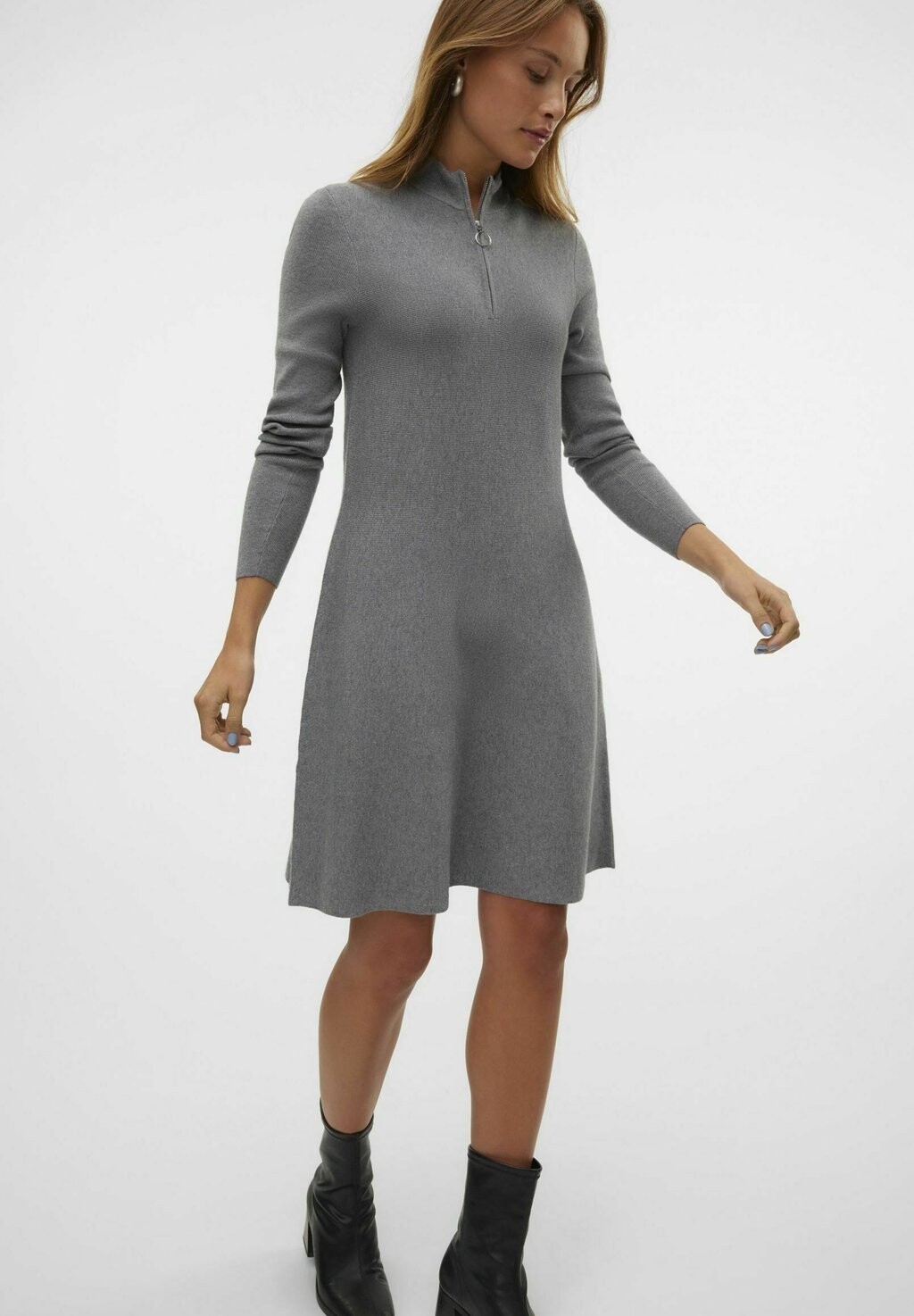 

Платье-джемпер NANCY KURZES Vero Moda, цвет Mottled Grey