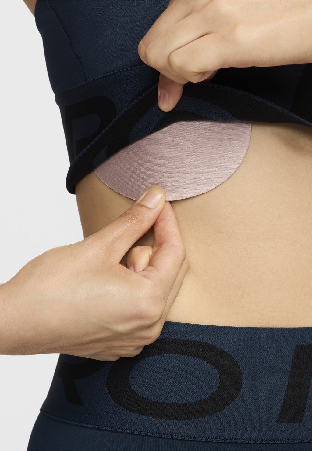 

Спортивный бюстгальтер средней поддержки INDY PLUNGE BRA BOLD Nike, синий