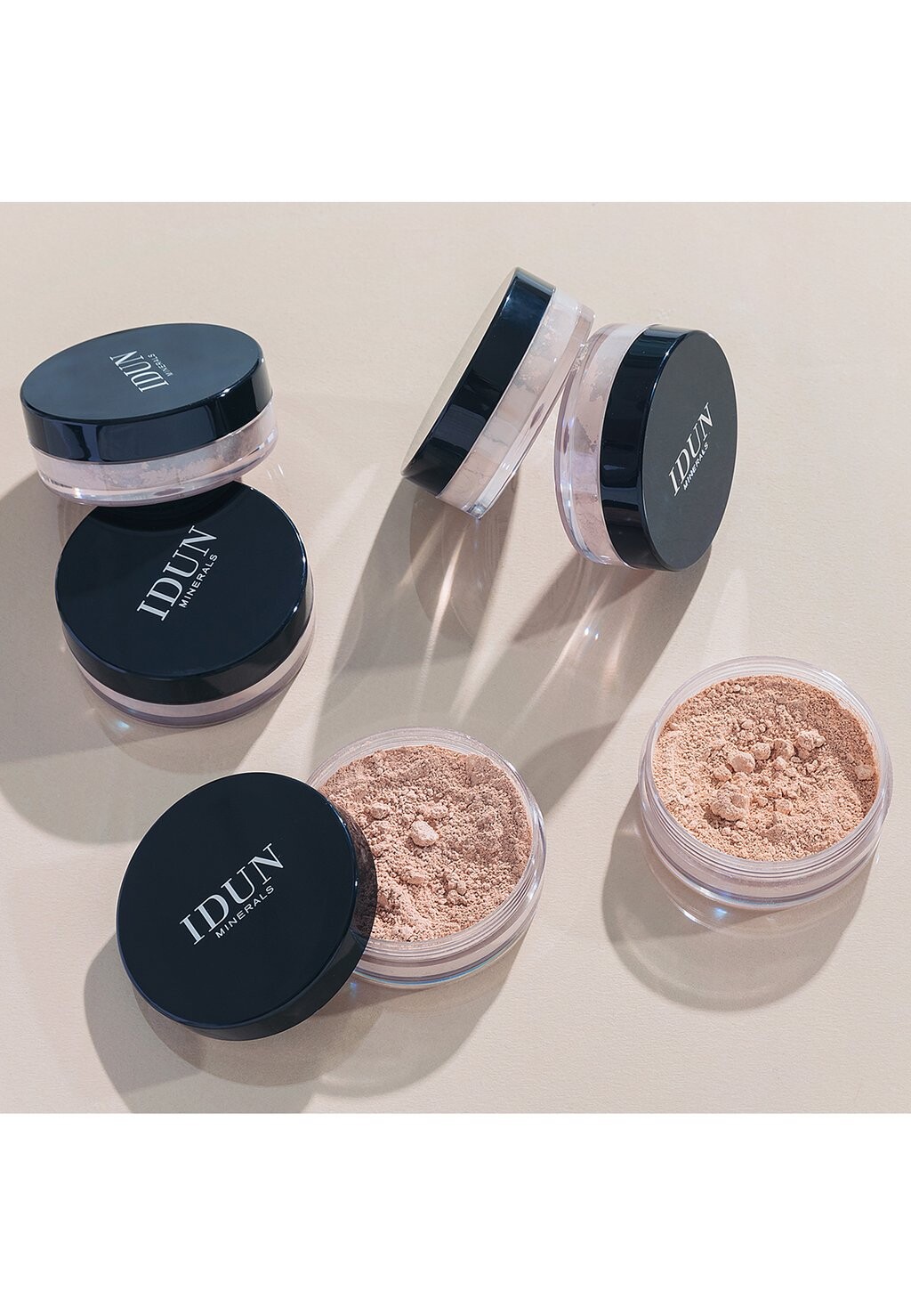 

Тональное средство MINERAL POWDER FOUNDATION SVEA IDUN Minerals, песочный