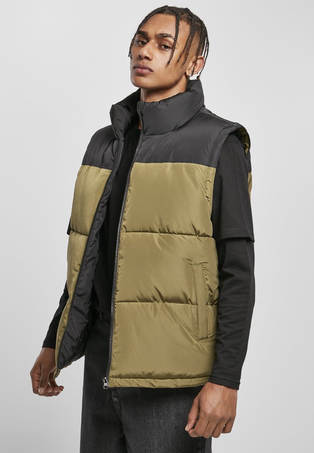 

Жилет Urban Classics ЖИЛЕТ BLOCK PUFFER, цвет black/tiniolive