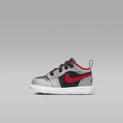 

Кроссовки Jordan 1 Low Alt, цвет Black/Cement Grey/White/Fire Red