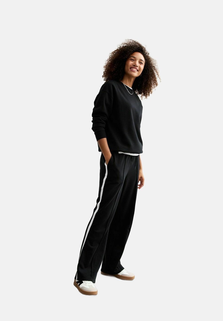 

Толстовка CREW NECK New Look Wide Fit, черный