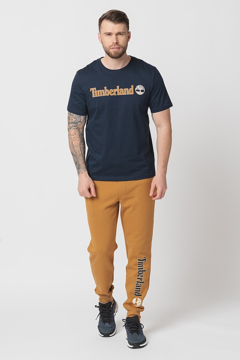 

Линейная футболка с овальным вырезом и логотипом Timberland, коричневый
