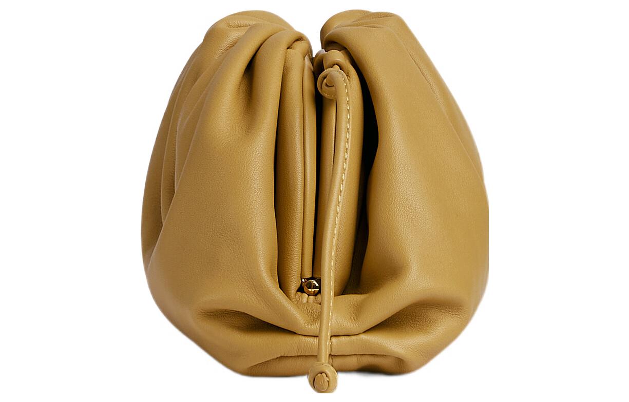 Bottega Veneta Клатч из коровьей кожи мини облачный мешочек женский кремовый цвет леденец — фото 2