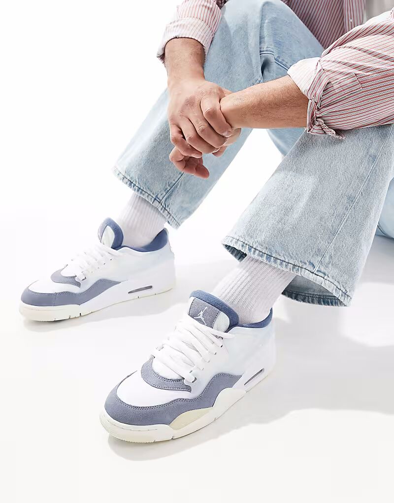 

Кроссовки Nike Air Jordan 4 RM синего цвета