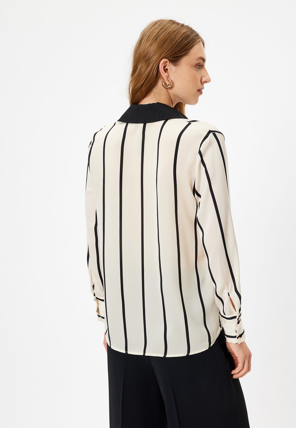 

Блузка на пуговицах LONG SLEEVE Koton, молочный