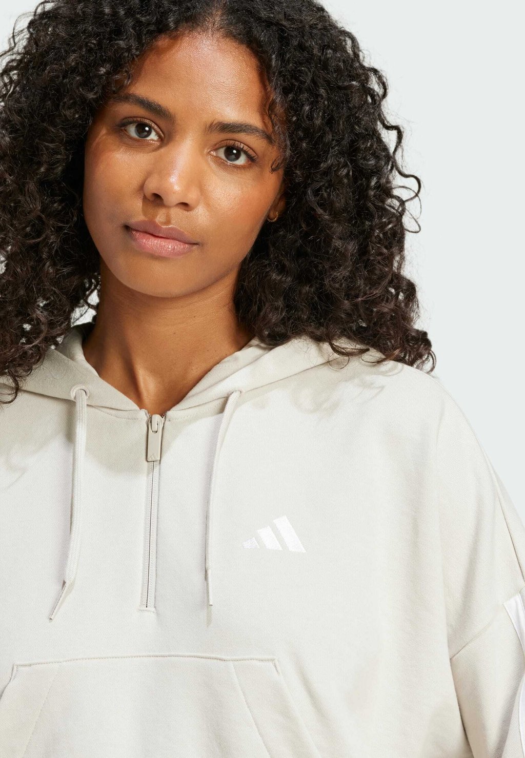Толстовка с капюшоном ESSENTIALS 3 STRIPES QUARTER adidas Sportswear, бежевый — фото 3