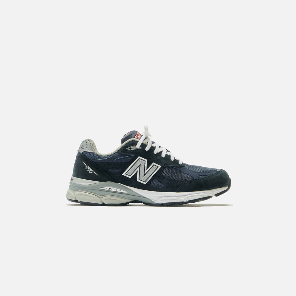 

Кроссовки New Balance 990, цвет Black/Navy/Grey