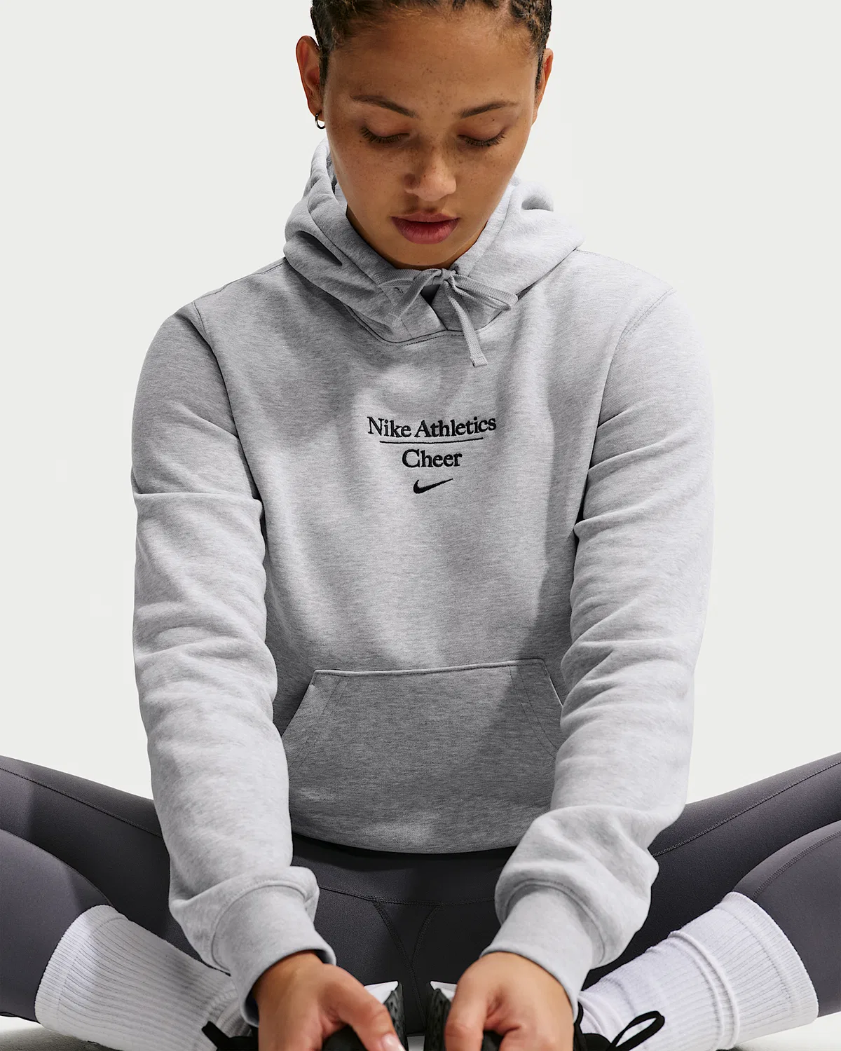 Женская худи Nike Cheer Pullover, Dark Grey Heather — фото 3