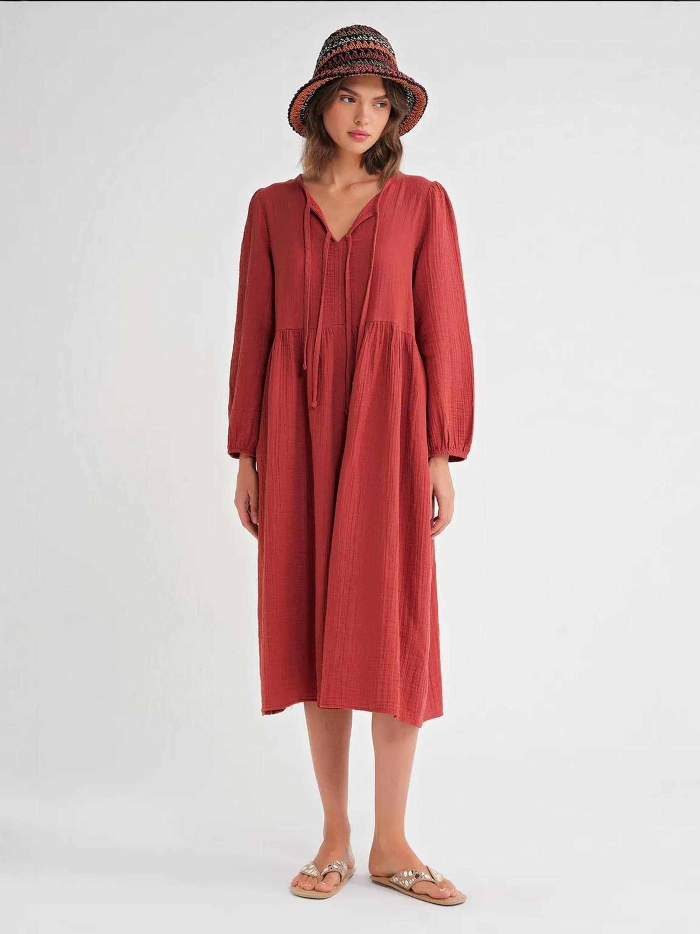 

MixRay Платье в светло-красном цвете