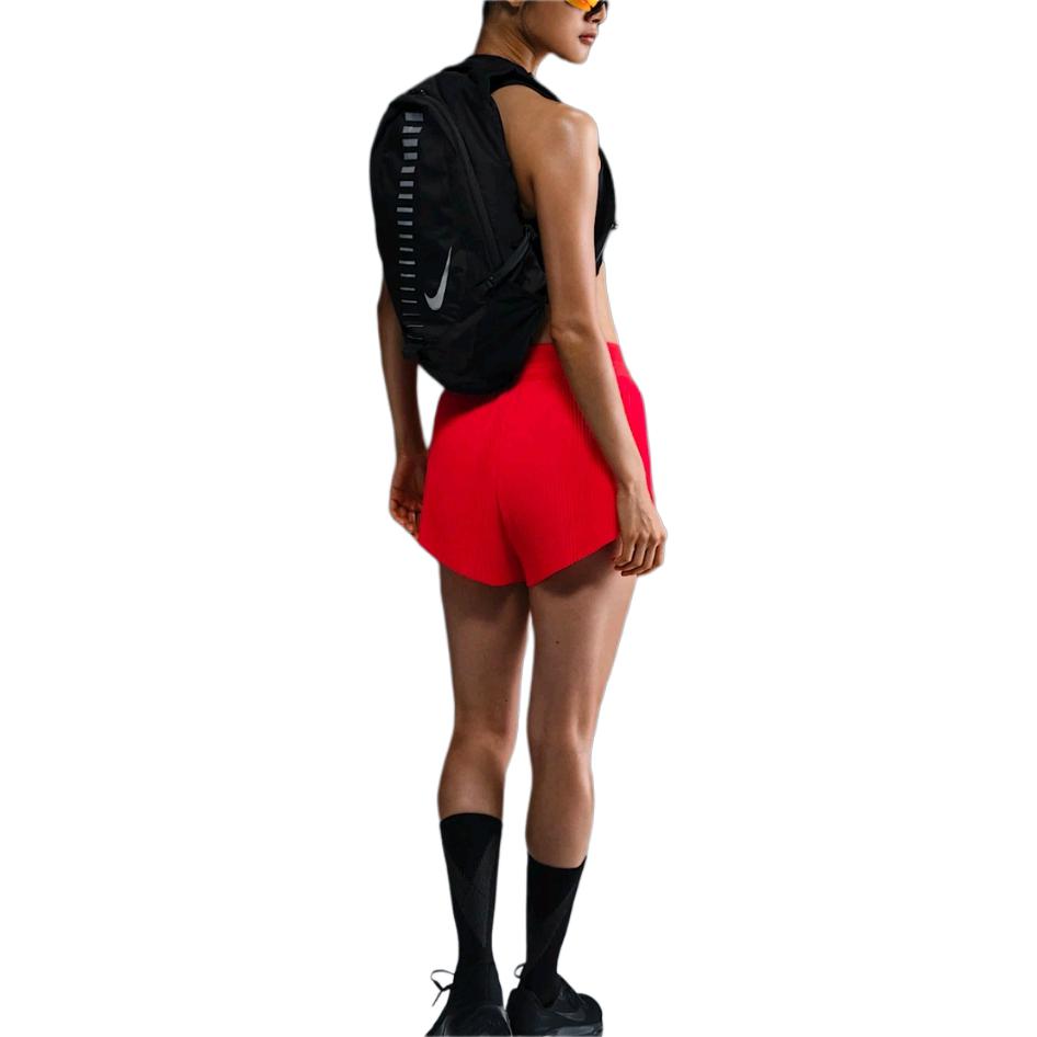 Женские беговые шорты AeroSwift Dri-FIT Adv Mid-Rise с подкладкой-слипом 3" Nike, светло красный/черный — фото 4