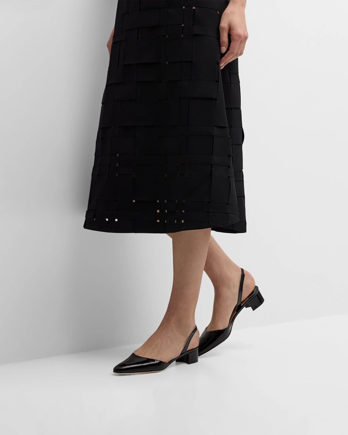 Кожаные балетки Aspro с пяткой на пятке Manolo Blahnik, цвет Black — фото 2