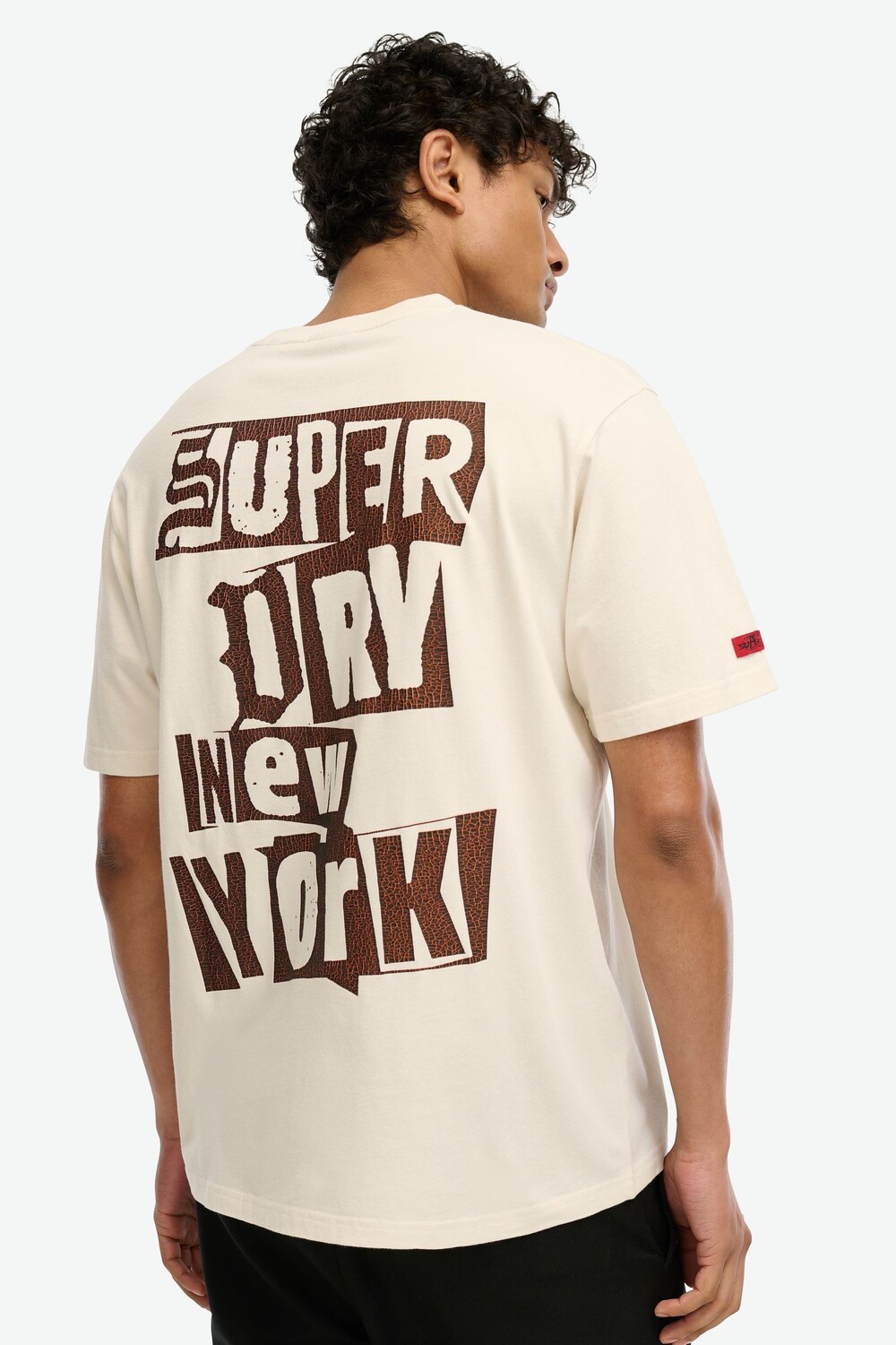 

Футболка свободного кроя с рисунком в стиле панк лоу фай Superdry, бежевый