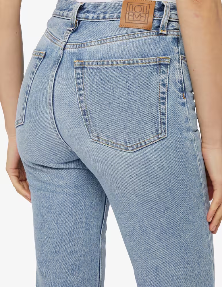 Джинсы классического кроя TOTEME, цвет Worn Blue — фото 4