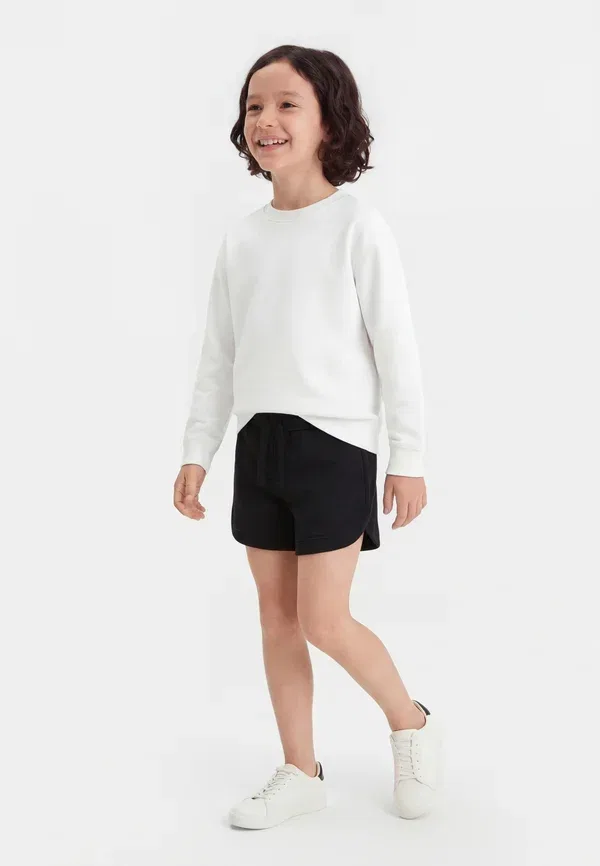 Шорты повседневные Guess Junior Regular Active, цвет черный