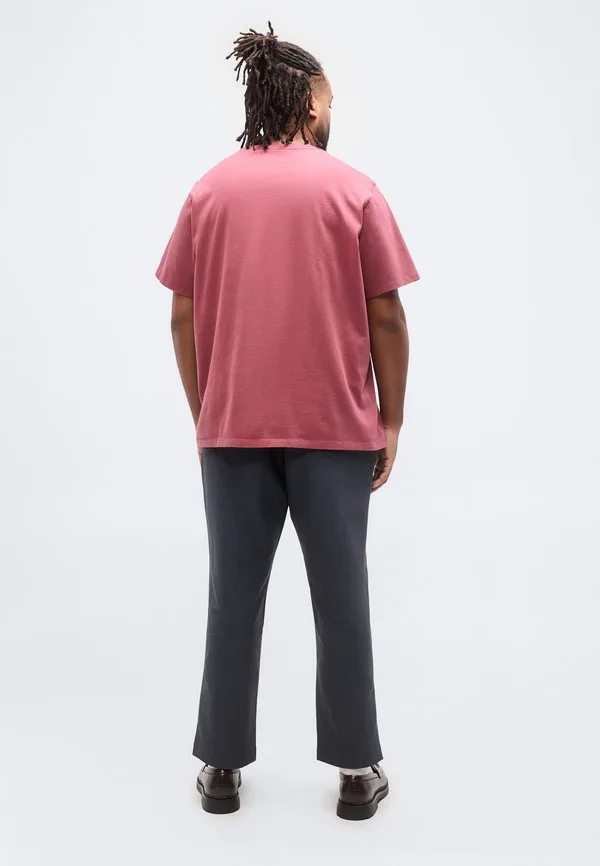 Большая оригинальная футболка, базовая футболка Levi'S Plus, Roan Rouge — фото 3