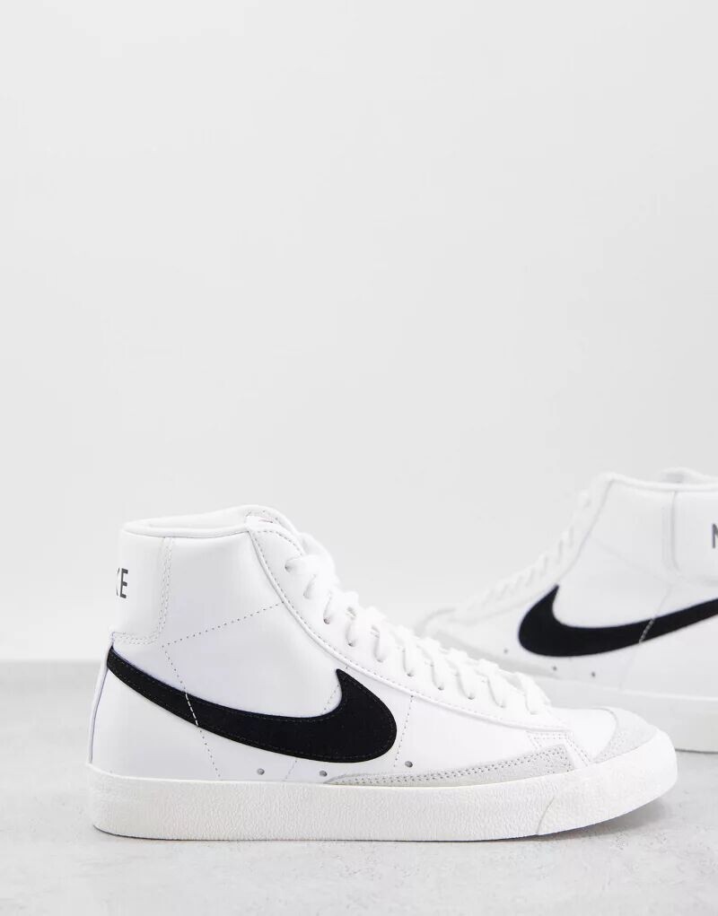 

Кроссовки Nike Blazer Mid '77 VNTG, белый/черный