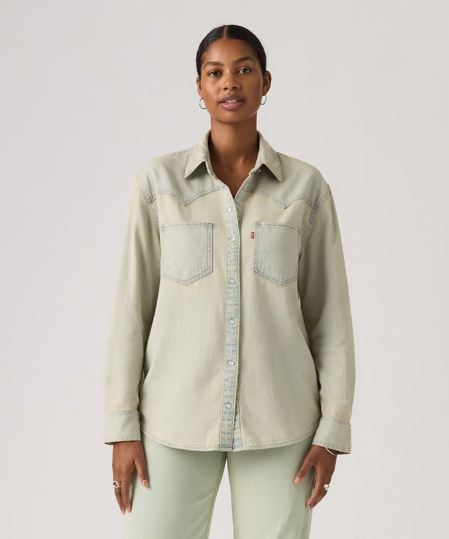 Женская джинсовая рубашка Levi's TEODORA с логотипом светло-синяя