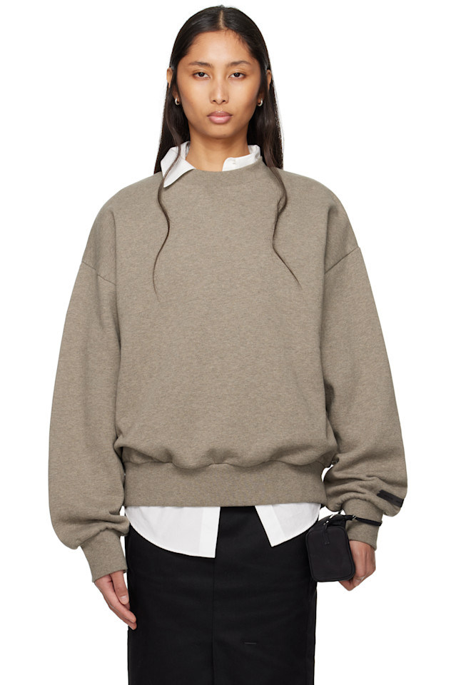 

Классический свитшот с круглым вырезом Fear Of God Essentials, цвет homestead heather