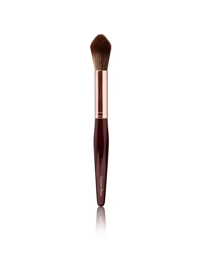 Кисть для пудры и скульптурирования Charlotte Tilbury