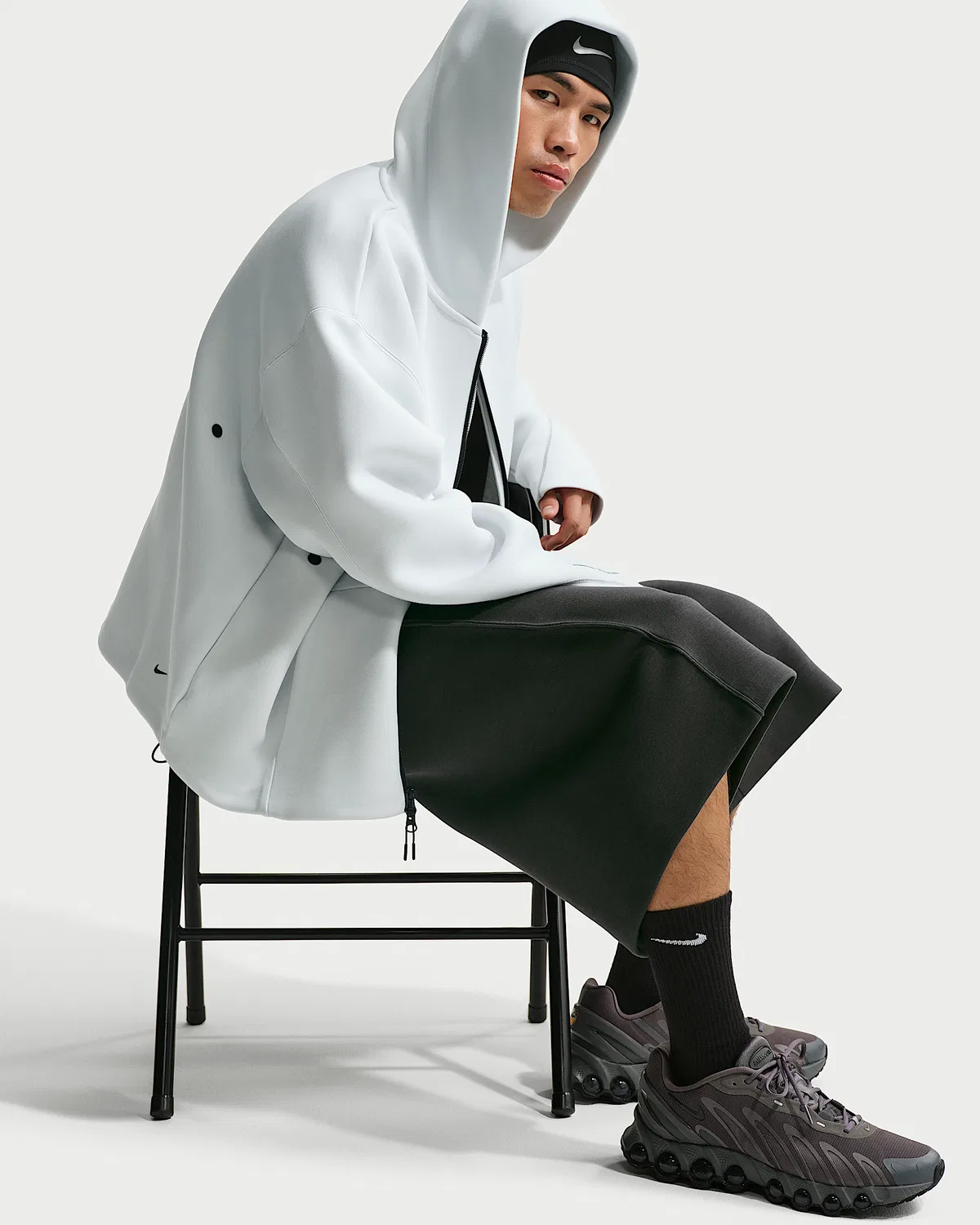 Мужские флисовые шорты свободного кроя Nike Tech, Anthracite/Black — фото 4