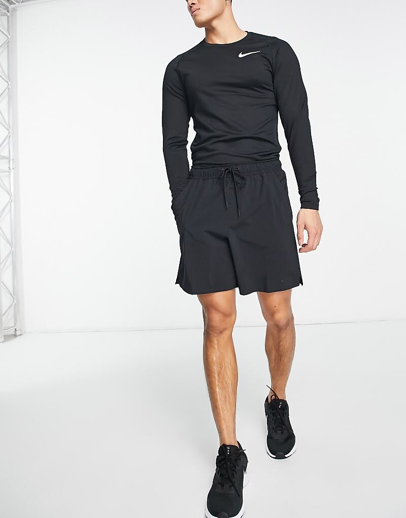 Nike Training — Dri-FIT — Unlimited — темно-серые шорты 7 дюймов — фото 2