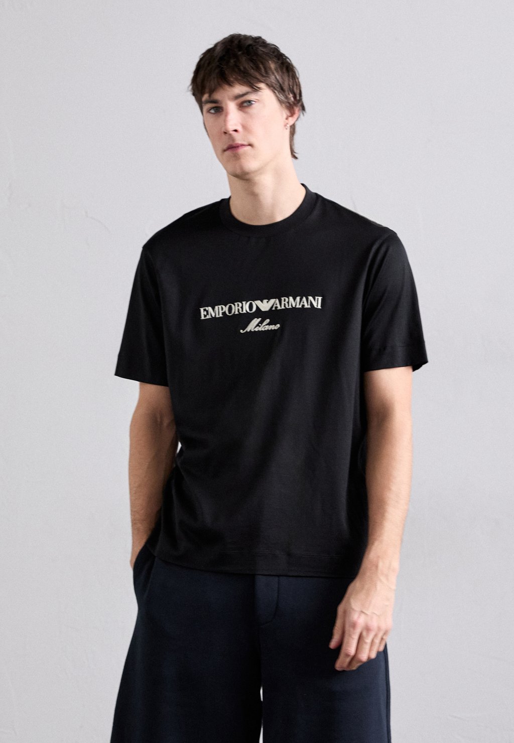 

Футболка с принтом Emporio Armani, черный