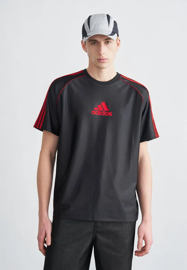 Футболка с принтом bos Adidas Originals, Black/Better Scarlet