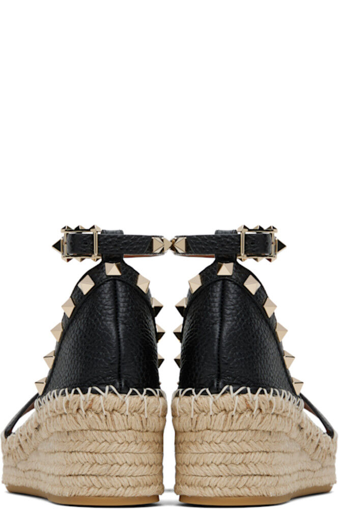 Черные сандалии Rockstud с открытым носком на плоской подошве Valentino Garavani — фото 2