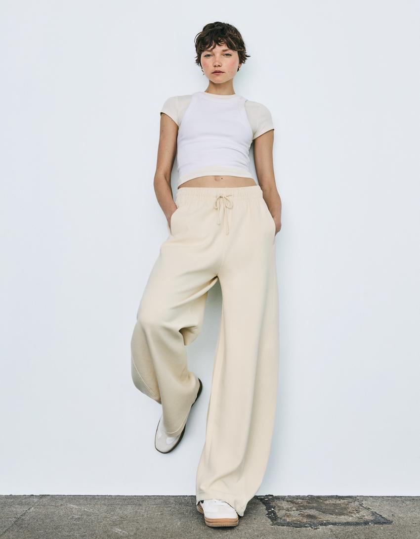 

Брюки-Бочонки из плюша Bershka, желтый