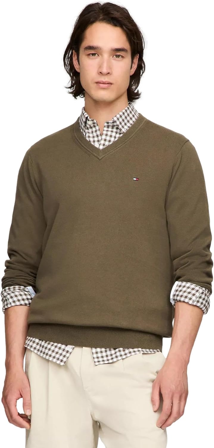 

Мужской культовый хлопковый свитер с V-образным вырезом TOMMY HILFIGER из коллекции 2025 года, Army Green.