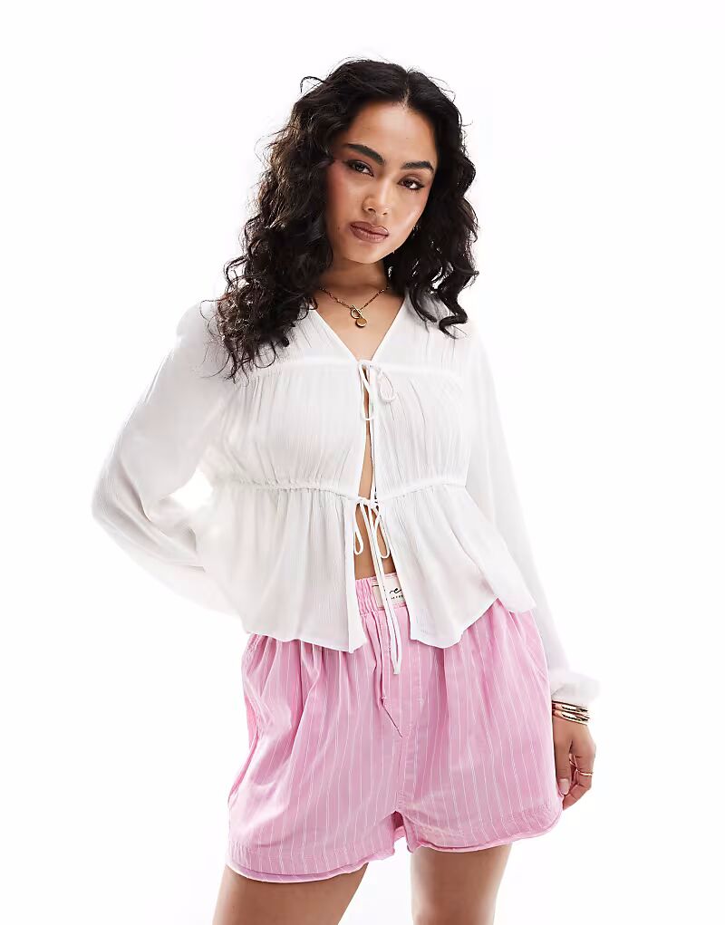 

Топ ONLY tie front plisse top in white