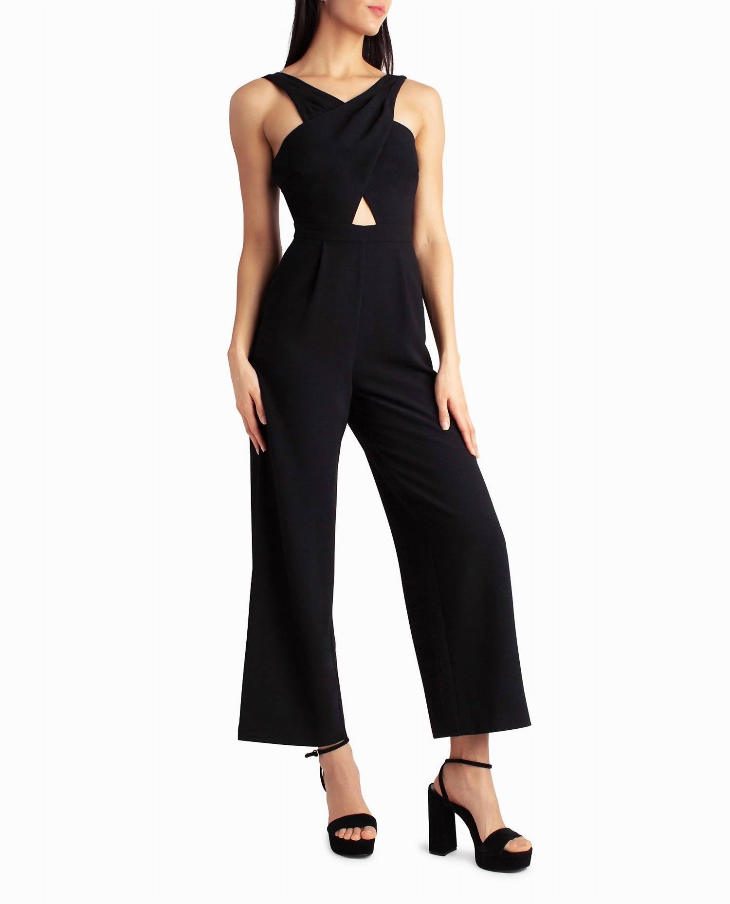 

Комбинезон Charli Stretch Crepe Halter Neck в очень черном цвете Nicole Miller