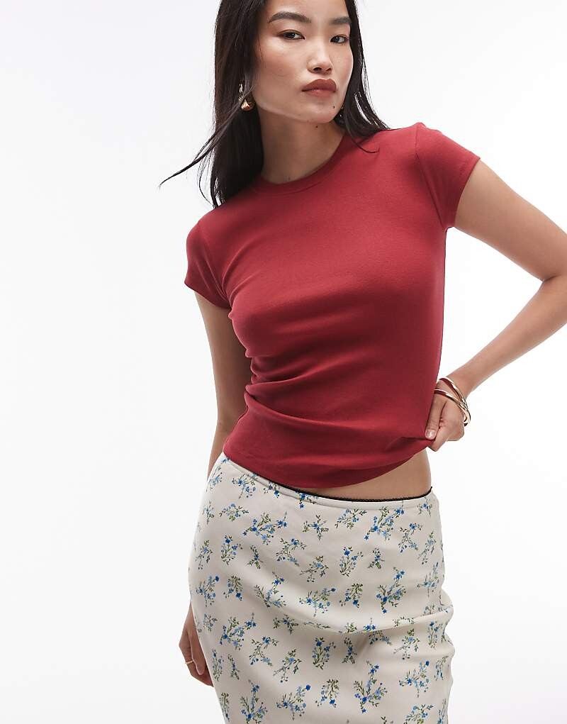 

Topshop – бордовая повседневная футболка удлиненного кроя