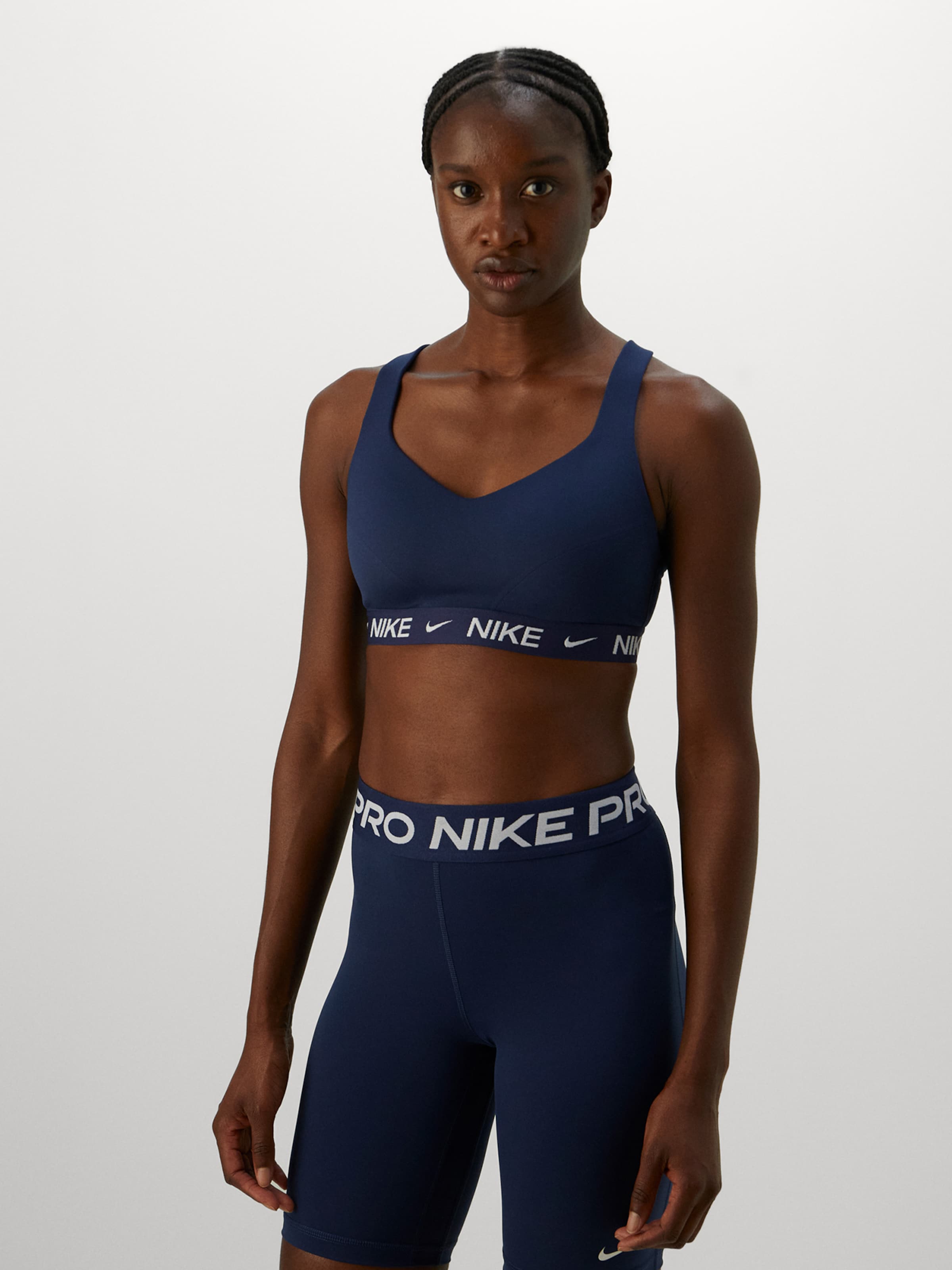 NIKE Спортивный бюстгальтер-бралетт 'INDY' в цвете Navy — фото 2