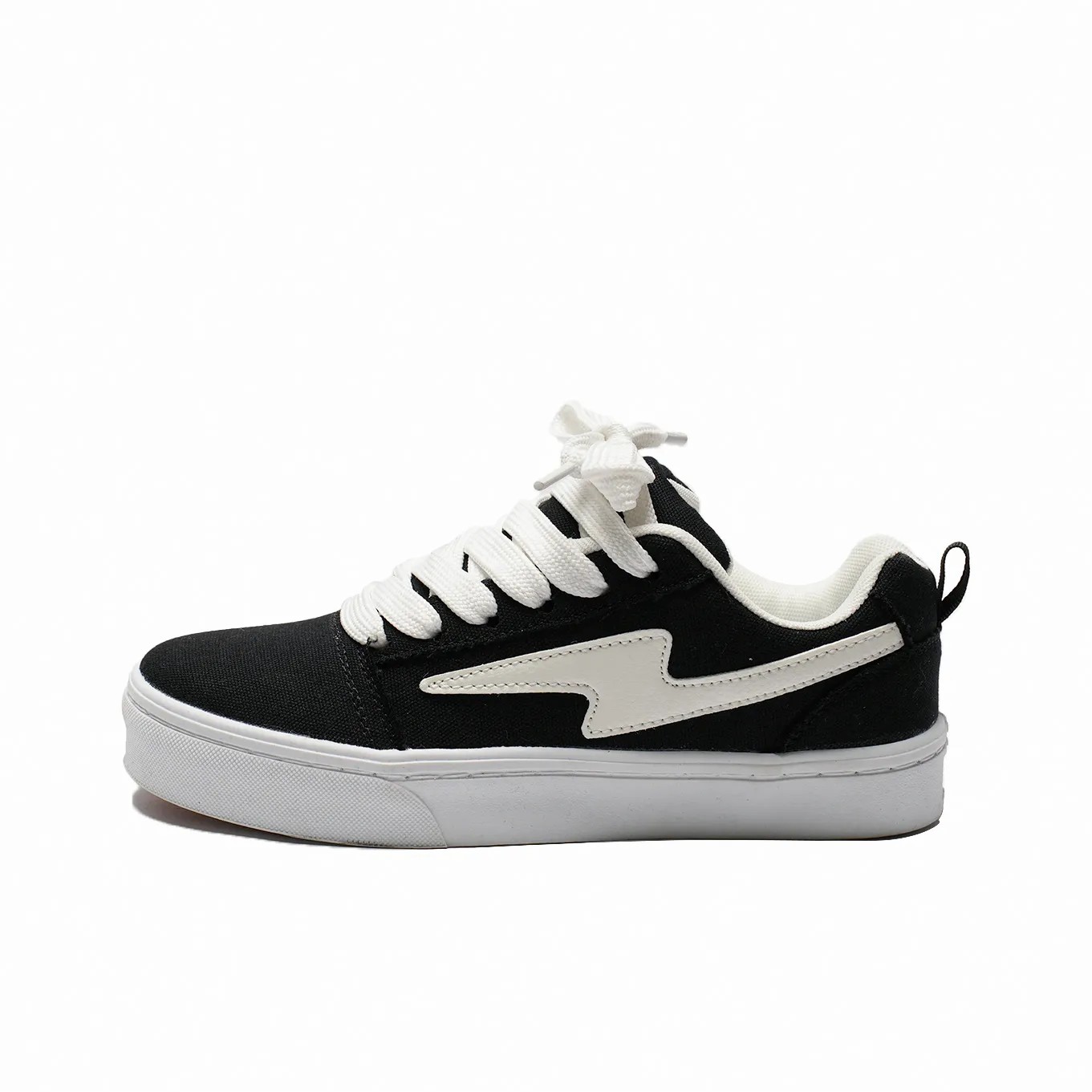 

JIAFEIMAOJIAZU Низкие скейтерские кроссовки унисекс классический черный, цвет Classic Black