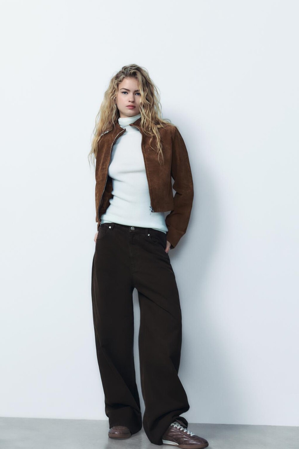 

Свободные джинсы trf oversize со средней посадкой ZARA, шоколад