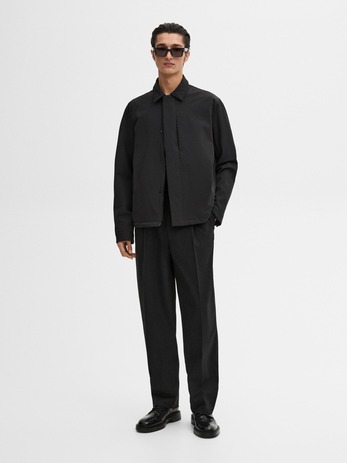 

Короткая эластичная куртка Massimo Dutti, черный