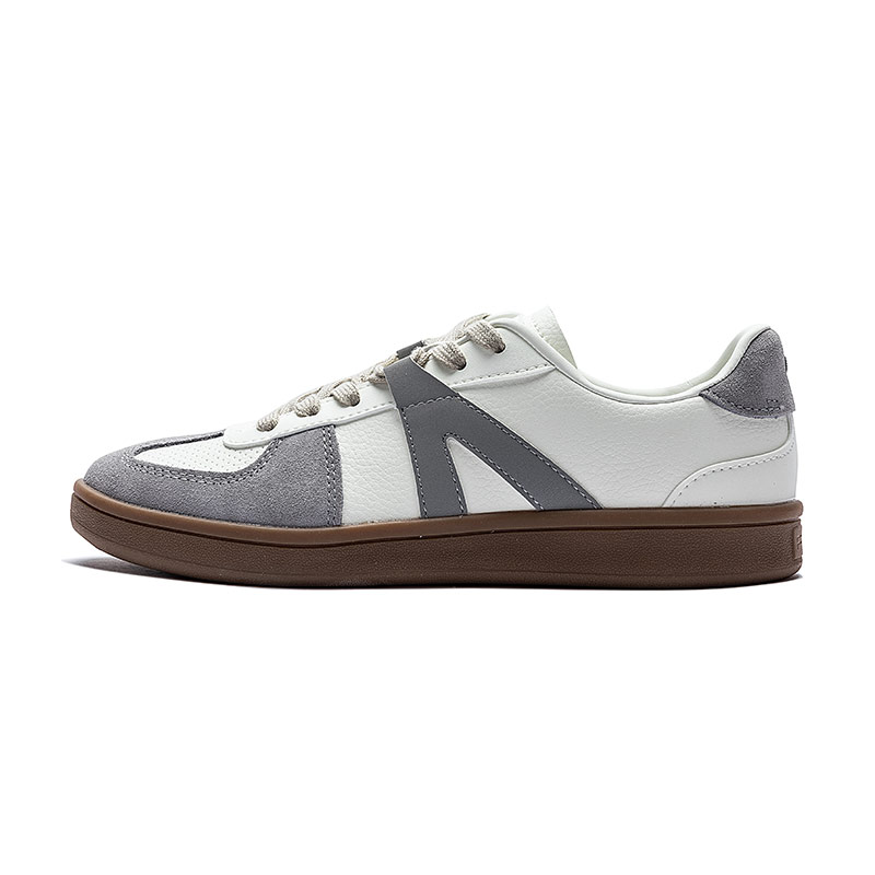 

Кроссовки ANTA Life Collection Skateboarding Shoes Women's Low-top Ivory White / Pigeon Gray, серый