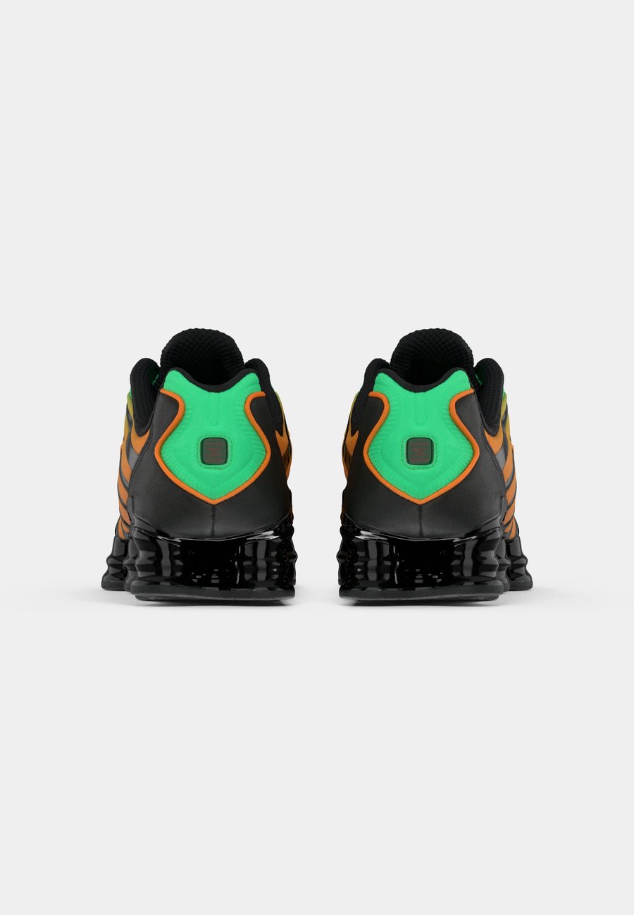 Кроссовки Nike Sportswear SHOX TL, Green Shock/Black/Bright Ceramic/Black/Green — фото 4