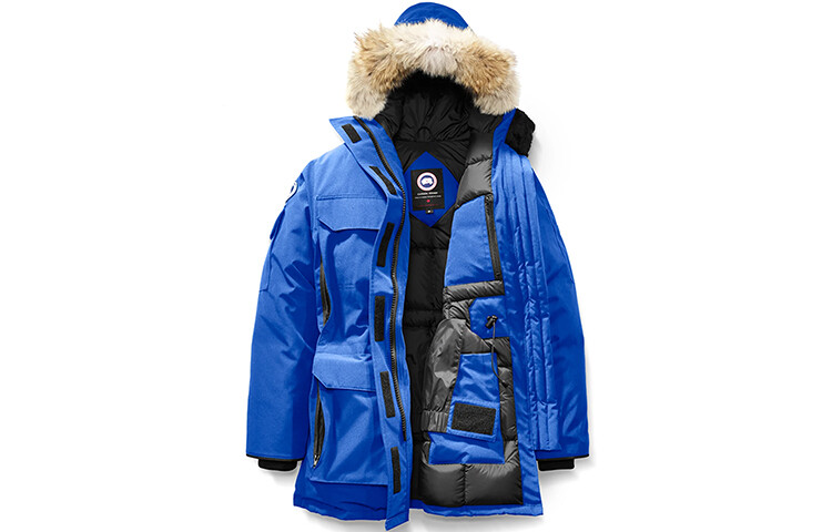 

Женский пуховик Canada Goose