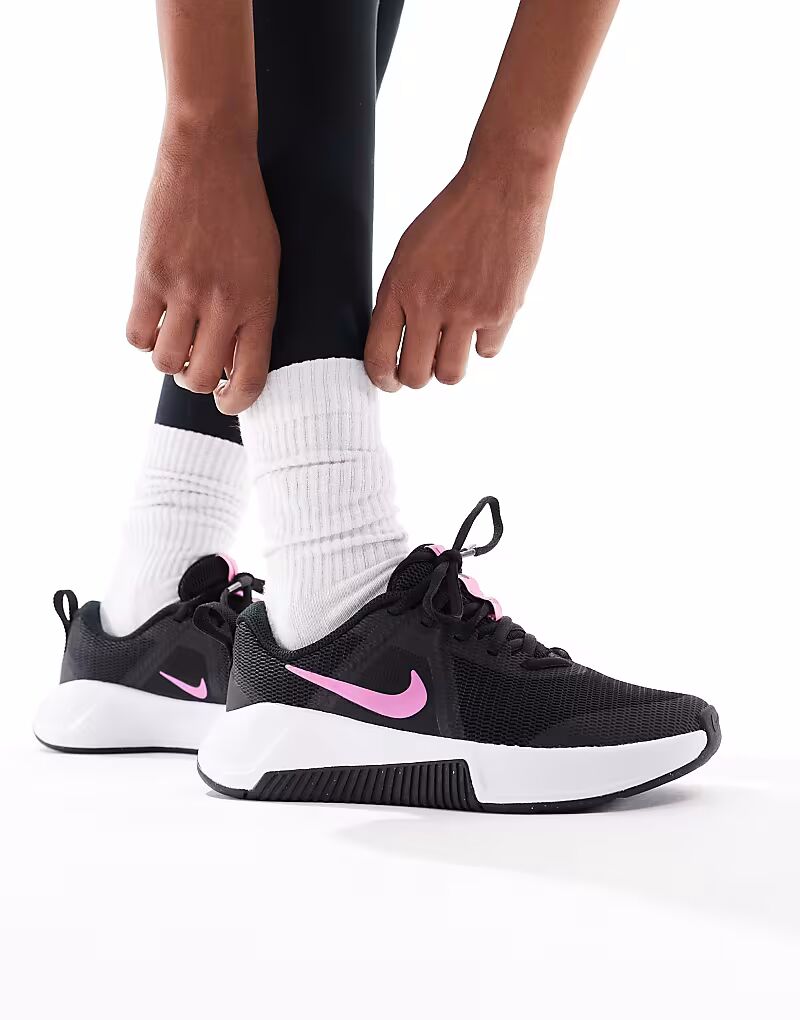Кроссовки Nike Training MC 3 черного и розового цветов