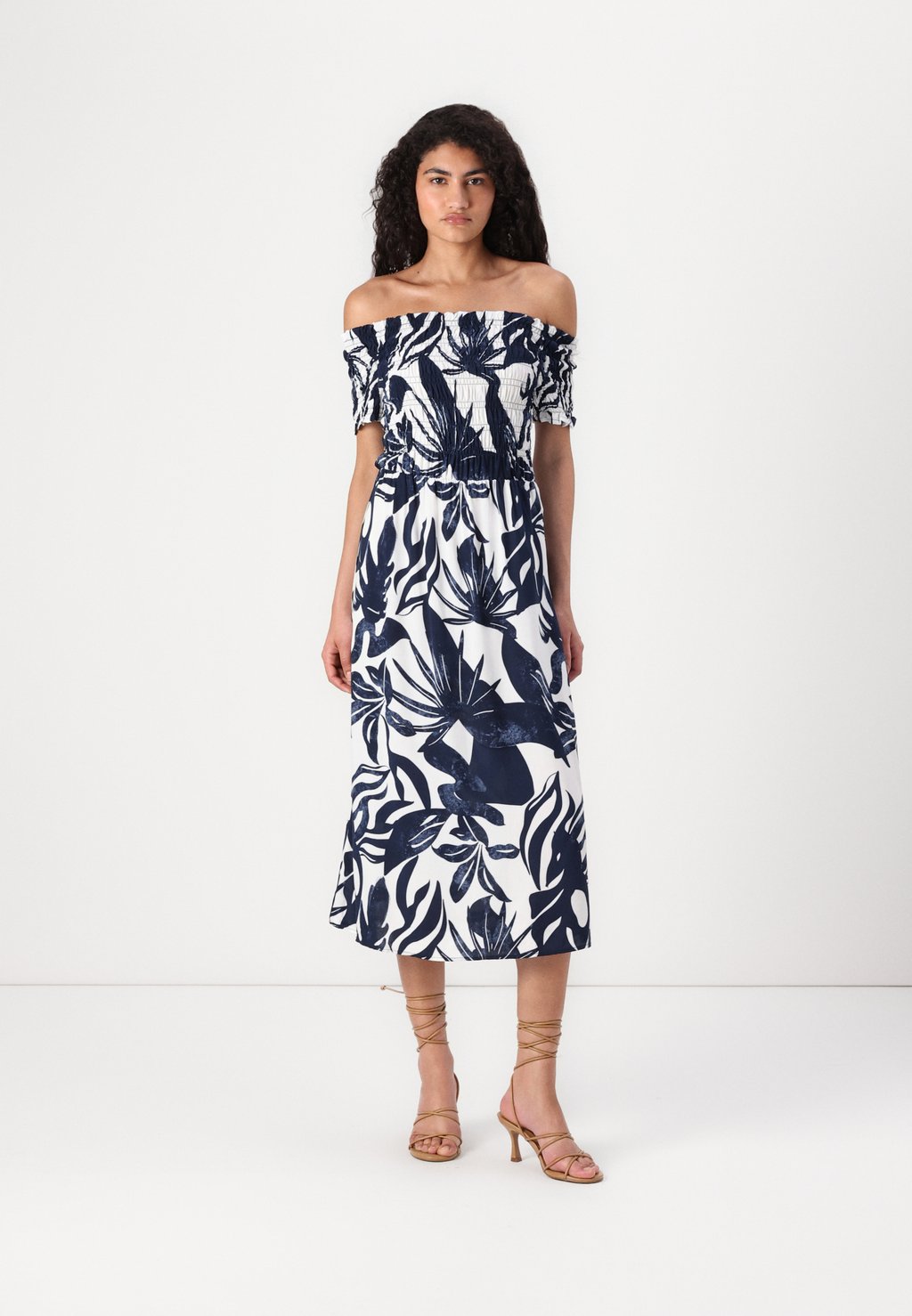 

Повседневное платье OFF SHOULDER MIDI SMOCK VILA, синий