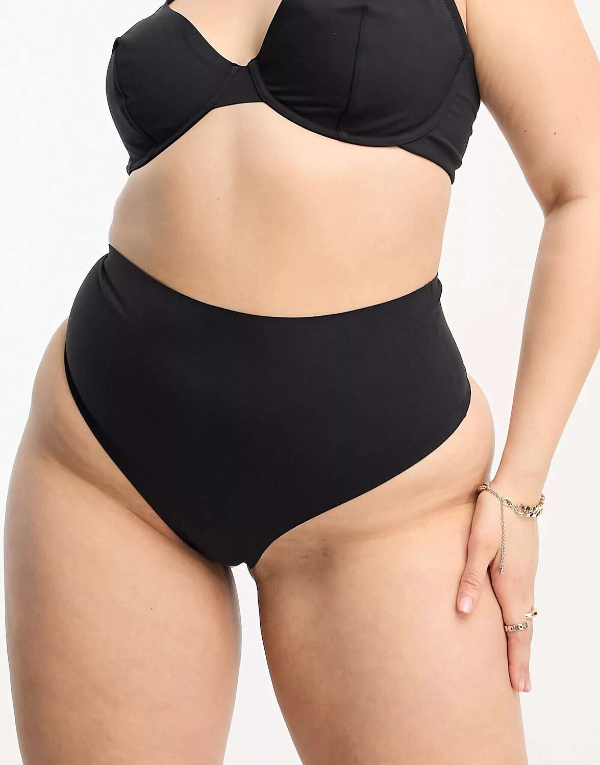 

Черные сглаживающие стринги с завышенной талией ASOS DESIGN Curve Marina