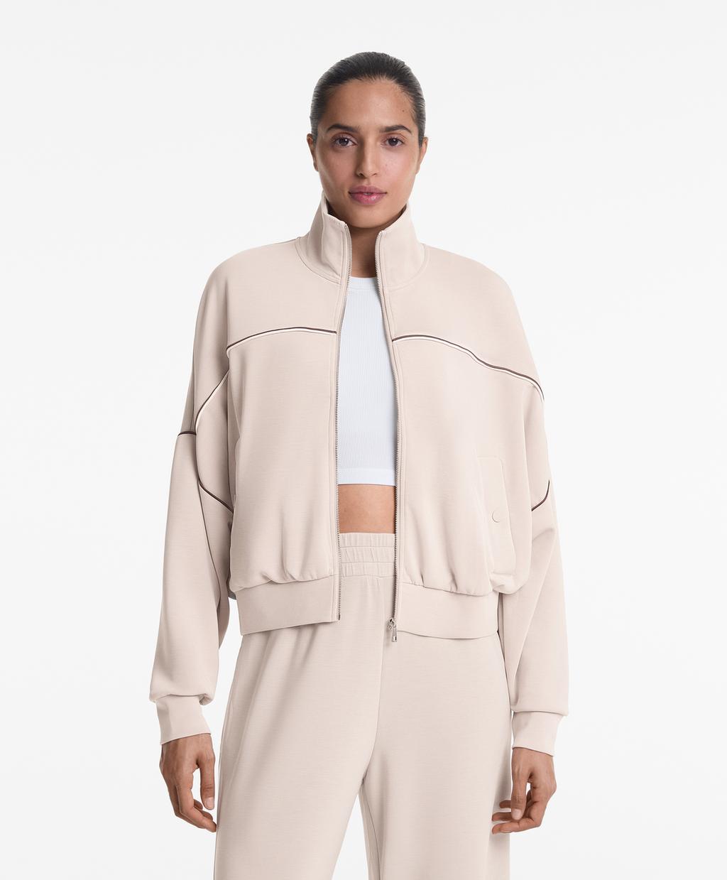 

Жакет с кантом из мягкого на ощупь модала и пуговицами Oysho, цвет Pale Taupe
