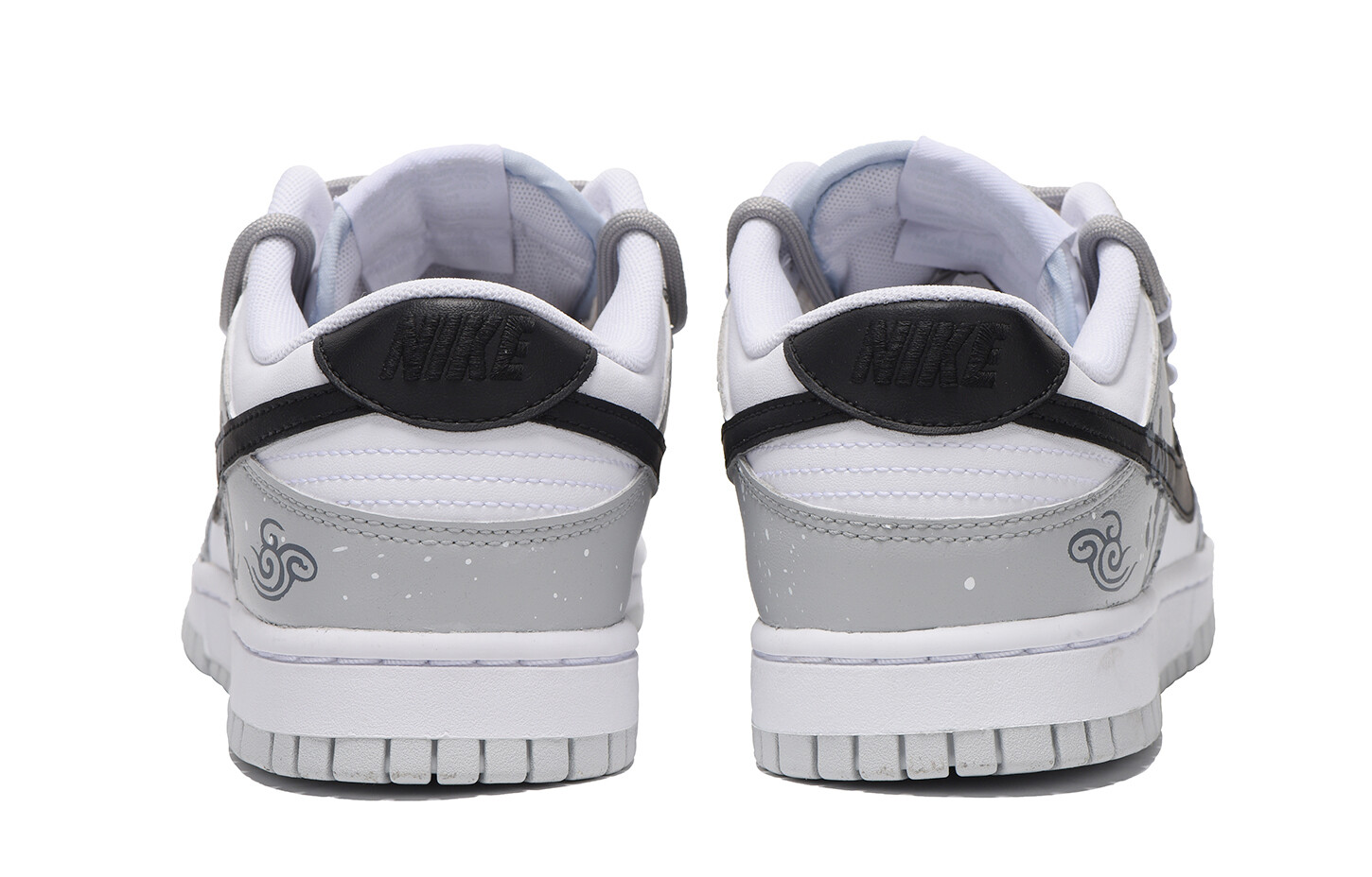 

Кроссовки Nike Dunk Skateboard Shoes Women's Low-Top White