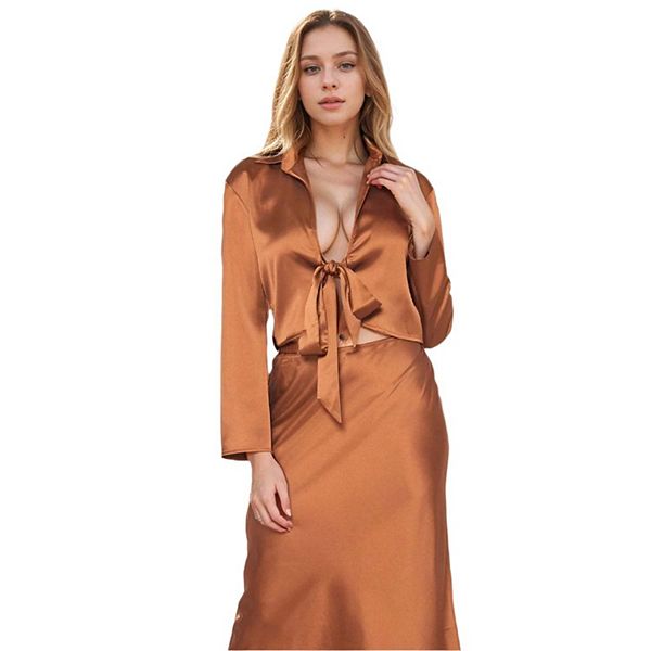 

Длинная рубашка с воротником и завязкой спереди в цвете satin brown Pleione